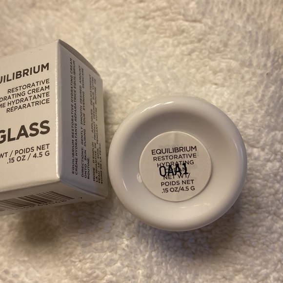 Hourglass Beauty Equilibrium Restorative Hydrating Cream Mini Size 4.5g - Picture 3 of 6